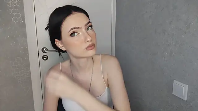 Snapshot of PotatoesHoney chatting on May 25, 2026, 6:19 am PotatoesHoney online show from May 25, 2026, 6:19 am
