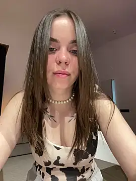 Snapshot of summerDESIRE chatting on May 18, 2026, 7:31 pm summerDESIRE online show from May 18, 2026, 7:31 pm