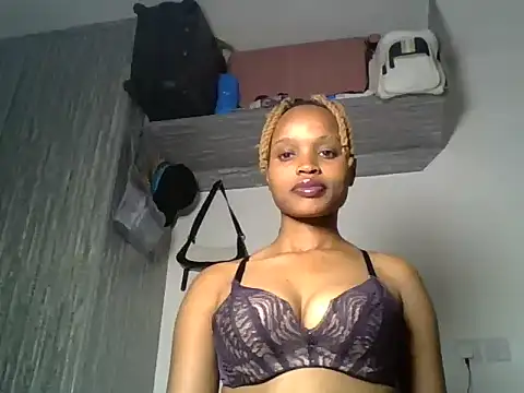 Snapshot of Tempting_Ebony chatting on May 23, 2026, 2:28 am Tempting Ebony online show from May 23, 2026, 2:28 am