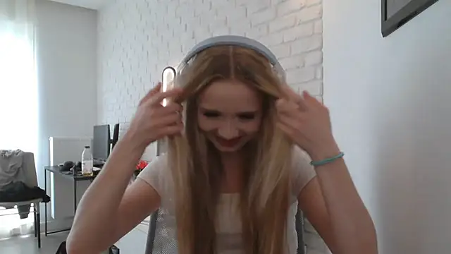 Snapshot of AmandaFix chatting on May 20, 2026, 3:40 pm AmandaFix online show from May 20, 2026, 3:40 pm