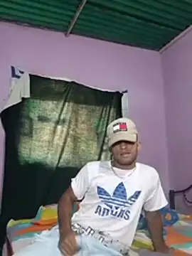 soymartinez2004 online show from August 4, 2026, 5:37 pm
