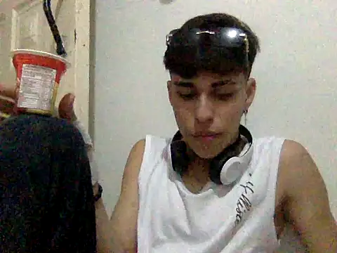 Snapshot of andrytedu_20 chatting on May 31, 2026, 2:42 am andrytedu 20 online show from May 31, 2026, 2:42 am