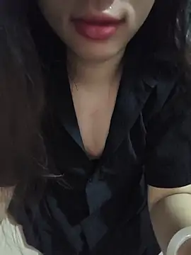 Linh-Anhh online show from May 31, 2026, 9:05 pm