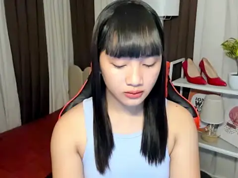 Snapshot of Urasianalodia chatting on July 23, 2026, 10:35 am Urasianalodia online show from July 23, 2026, 10:35 am