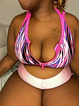 BIGMAMA011 online show from July 11, 2026, 9:38 pm