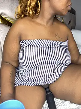 BIGMAMA011 online show from July 14, 2026, 2:05 am