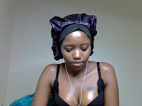 Snapshot of Pretty_kitty48 chatting on July 15, 2026, 12:27 am Pretty kitty48 online show from July 15, 2026, 12:27 am