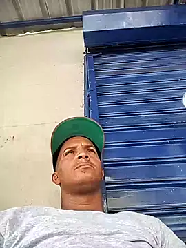 Snapshot of luis391986 chatting on May 19, 2026, 2:12 pm luis391986 online show from May 19, 2026, 2:12 pm