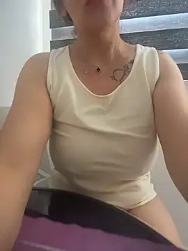 Hot-Milf4U online show from July 16, 2026, 5:35 am
