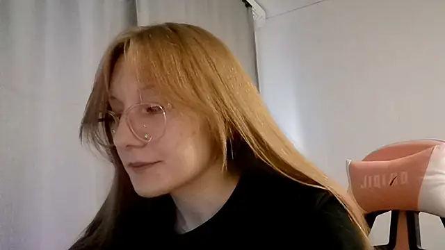 Snapshot of LauraTurber chatting on May 30, 2026, 2:14 pm LauraTurber online show from May 30, 2026, 2:14 pm