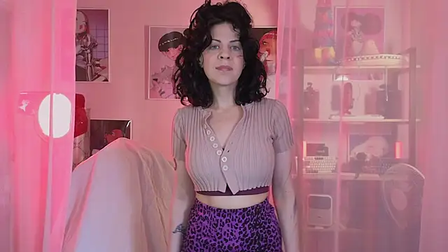 LuluKissmi online show from May 31, 2026, 12:23 pm