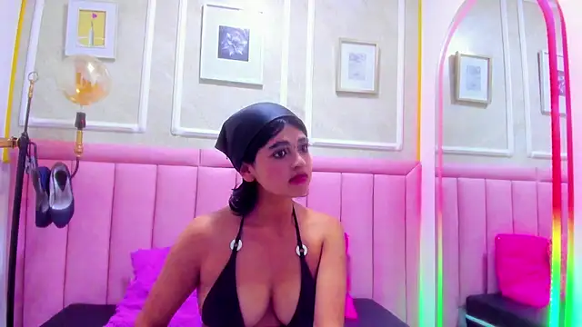 velvet girll online show from June 1, 2026, 7:15 pm