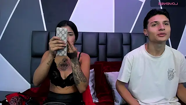 Snapshot of ChloeAndMax chatting on May 27, 2026, 12:35 pm ChloeAndMax online show from May 27, 2026, 12:35 pm