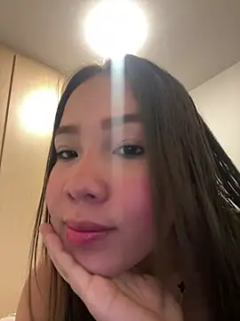 Snapshot of bellaroch chatting on May 29, 2026, 12:41 am bellaroch online show from May 29, 2026, 12:41 am