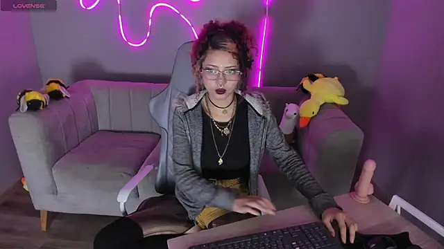 aikoo fallen angel online show from May 26, 2026, 9:33 pm