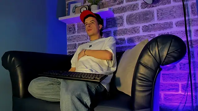 kevinn bluee online show from June 1, 2026, 12:23 am