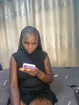 Snapshot of beauty_in_black chatting on June 5, 2026, 12:33 pm beauty in black online show from June 5, 2026, 12:33 pm