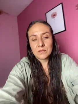 Snapshot of _LunaGlow chatting on May 31, 2026, 2:42 am LunaGlow online show from May 31, 2026, 2:42 am