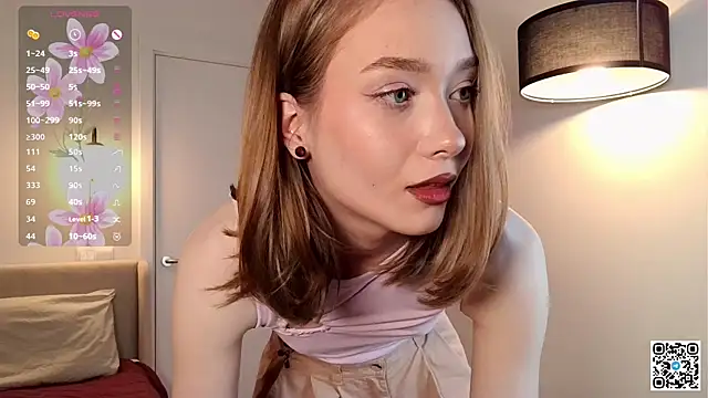 Snapshot of CassieVale chatting on June 19, 2026, 10:02 pm CassieVale online show from June 19, 2026, 10:02 pm