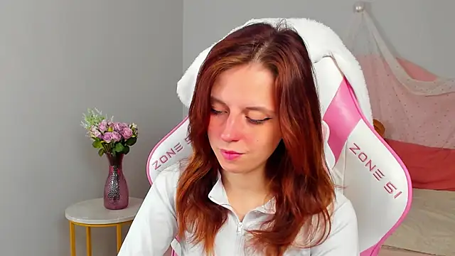 FreyaVeys online show from June 19, 2026, 5:12 am