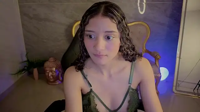 Snapshot of Karol1_s chatting on July 17, 2026, 3:35 am Karol1 s online show from July 17, 2026, 3:35 am