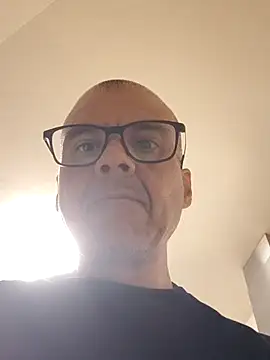 Gaceru01006 online show from June 18, 2026, 2:45 am