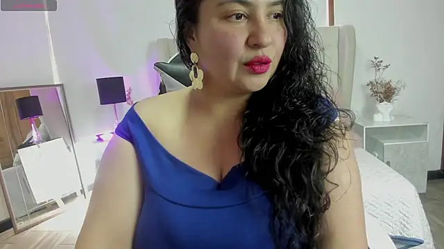 JadeBellee online show from June 16, 2026, 6:21 pm