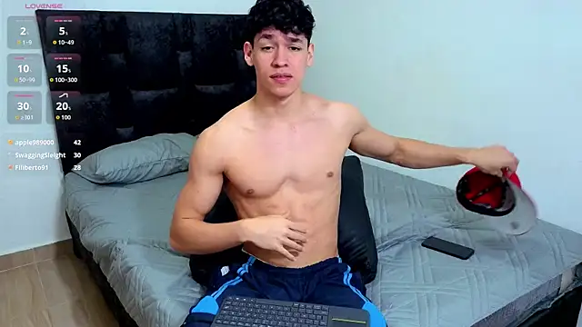 Snapshot of Luke_Muscle chatting on June 24, 2026, 2:05 pm Luke Muscle online show from June 24, 2026, 2:05 pm