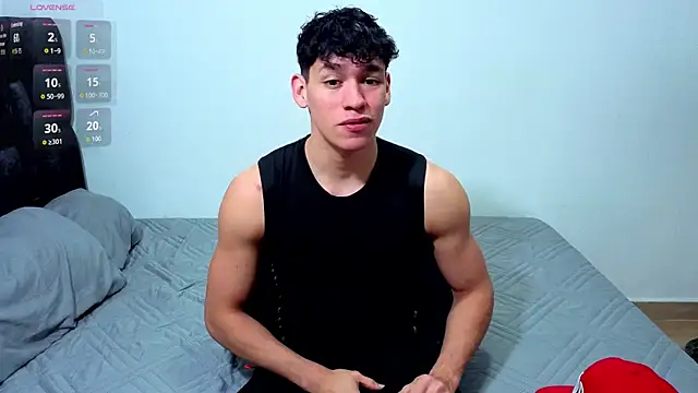 Snapshot of Luke_Muscle chatting on July 15, 2026, 12:49 am Luke Muscle online show from July 15, 2026, 12:49 am