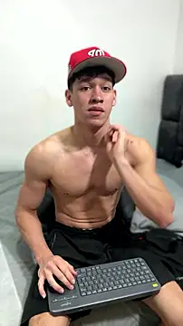 Snapshot of Luke_Muscle chatting on July 15, 2026, 1:38 pm Luke Muscle online show from July 15, 2026, 1:38 pm