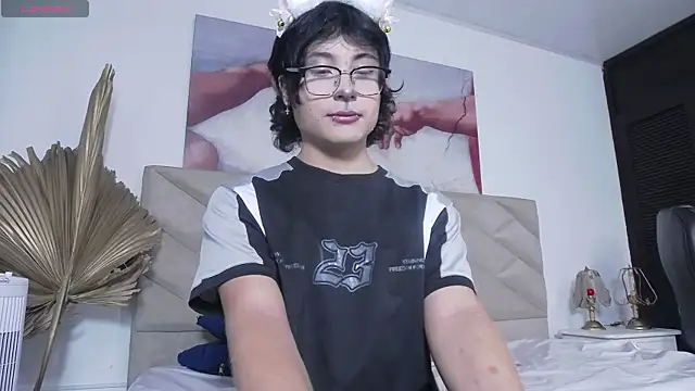 Snapshot of CataliinaSanttana chatting on June 16, 2026, 6:21 pm CataliinaSanttana online show from June 16, 2026, 6:21 pm