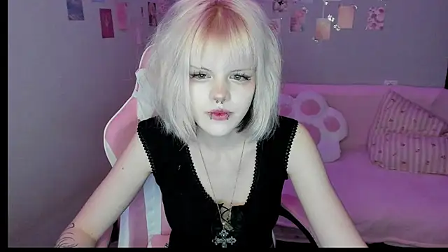 Snapshot of VelvetAlice chatting on July 15, 2026, 8:36 pm VelvetAlice online show from July 15, 2026, 8:36 pm