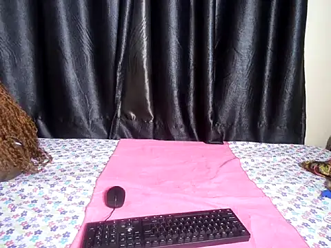 Snapshot of doll_prettie chatting on July 7, 2026, 6:47 am doll prettie online show from July 7, 2026, 6:47 am