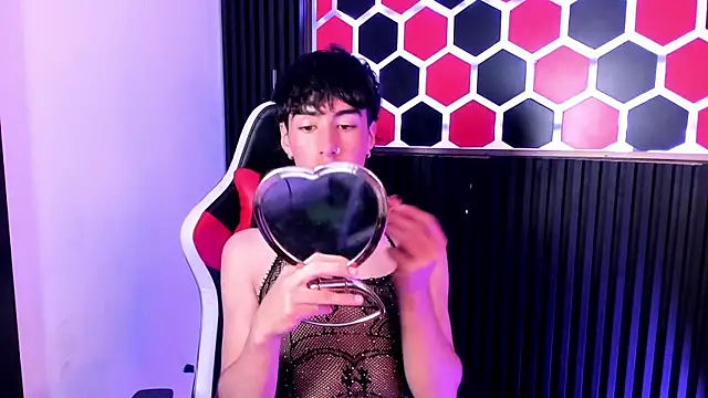 SantyFoxxs online show from June 6, 2026, 3:44 am