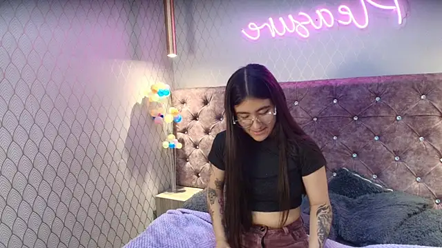AntonellaRosex online show from June 1, 2026, 11:34 am