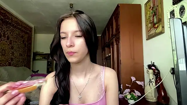 Snapshot of NeryLaffitte chatting on May 27, 2026, 8:22 am NeryLaffitte online show from May 27, 2026, 8:22 am