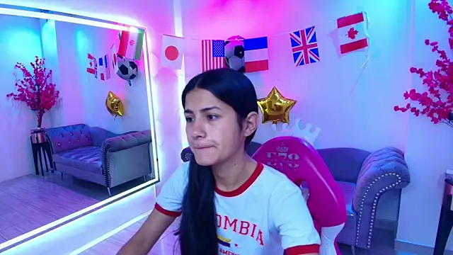 Snapshot of Oriana_wood chatting on July 16, 2026, 11:38 am Oriana wood online show from July 16, 2026, 11:38 am