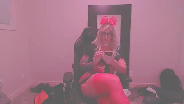 PrincessSissy235 online show from June 6, 2026, 6:07 am