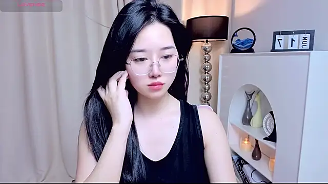 miuu6868 online show from June 17, 2026, 2:03 am