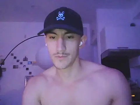 Snapshot of venusian_boy chatting on June 12, 2026, 11:03 pm venusian boy online show from June 12, 2026, 11:03 pm