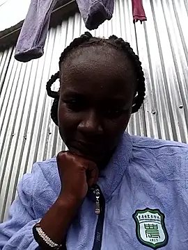 Snapshot of Ebonylouisa chatting on June 19, 2026, 2:43 pm Ebonylouisa online show from June 19, 2026, 2:43 pm