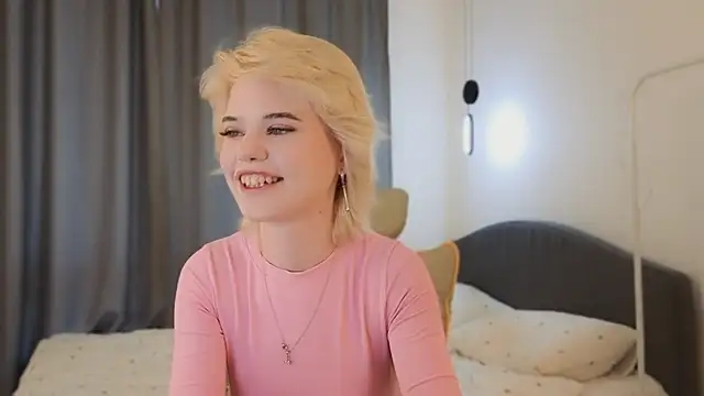 mood berry  online show from May 30, 2026, 12:46 pm