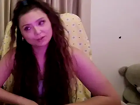 Snapshot of Lola_Creolla chatting on May 28, 2026, 6:27 pm Lola Creolla online show from May 28, 2026, 6:27 pm