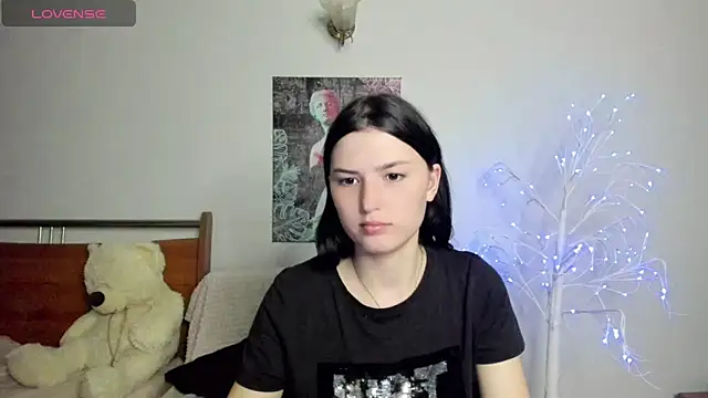 Snapshot of Kira_Devi chatting on May 26, 2026, 7:10 pm Kira Devi online show from May 26, 2026, 7:10 pm