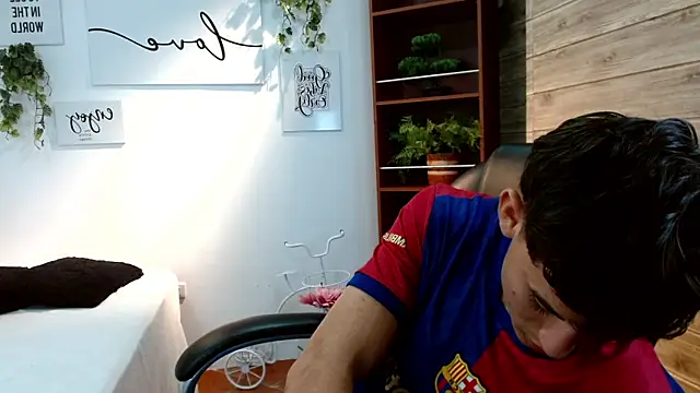 Snapshot of Ryan_grayx chatting on June 17, 2026, 2:40 pm Ryan grayx online show from June 17, 2026, 2:40 pm