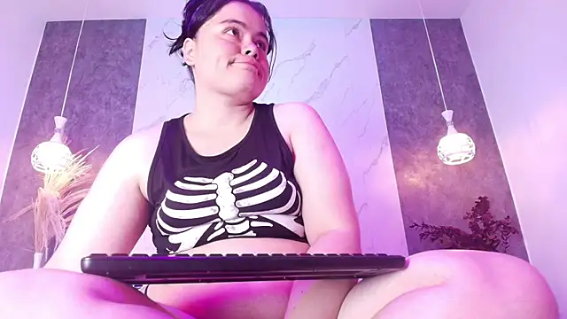 Vicky-Mooree online show from July 16, 2026, 2:17 am