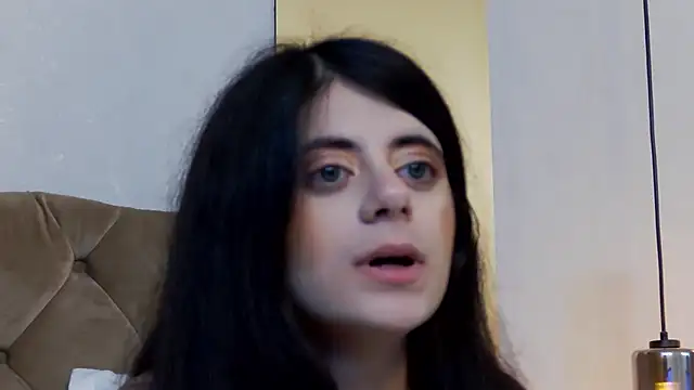 IrisDoudou online show from July 28, 2026, 8:52 pm