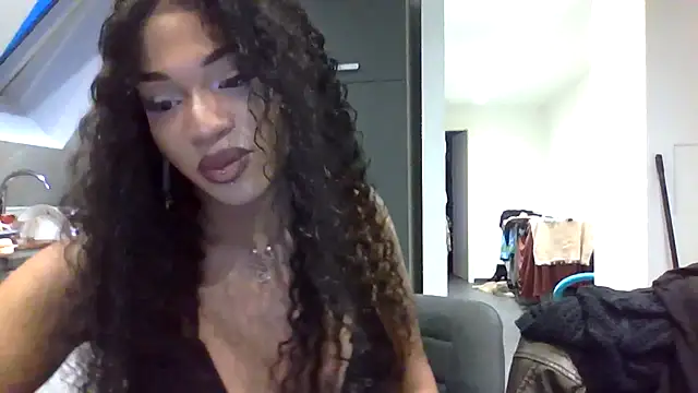 Loren4a online show from July 13, 2026, 7:49 pm