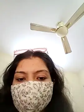 Snapshot of Desii_Couple69 chatting on June 3, 2026, 4:48 am Desii Couple69 online show from June 3, 2026, 4:48 am