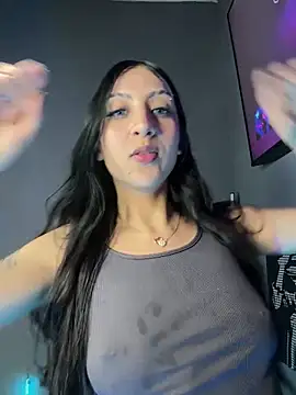 Snapshot of Naaria_ chatting on June 17, 2026, 2:03 am Naaria online show from June 17, 2026, 2:03 am